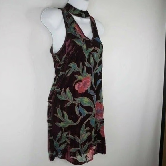 Velvet high neck mini dress - Picture 6 of 6